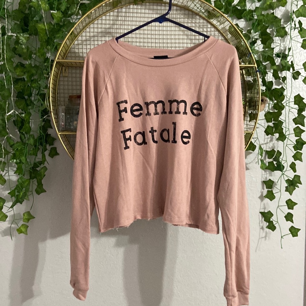 Femme fatale sweatshirt. Size medium pink, crop top.